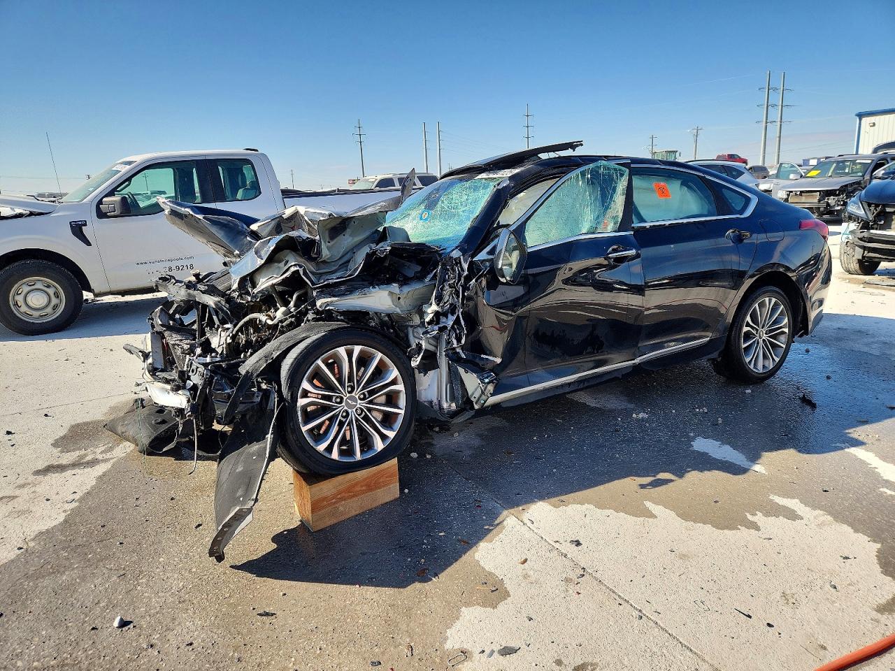 HYUNDAI GENESIS 3. 2015