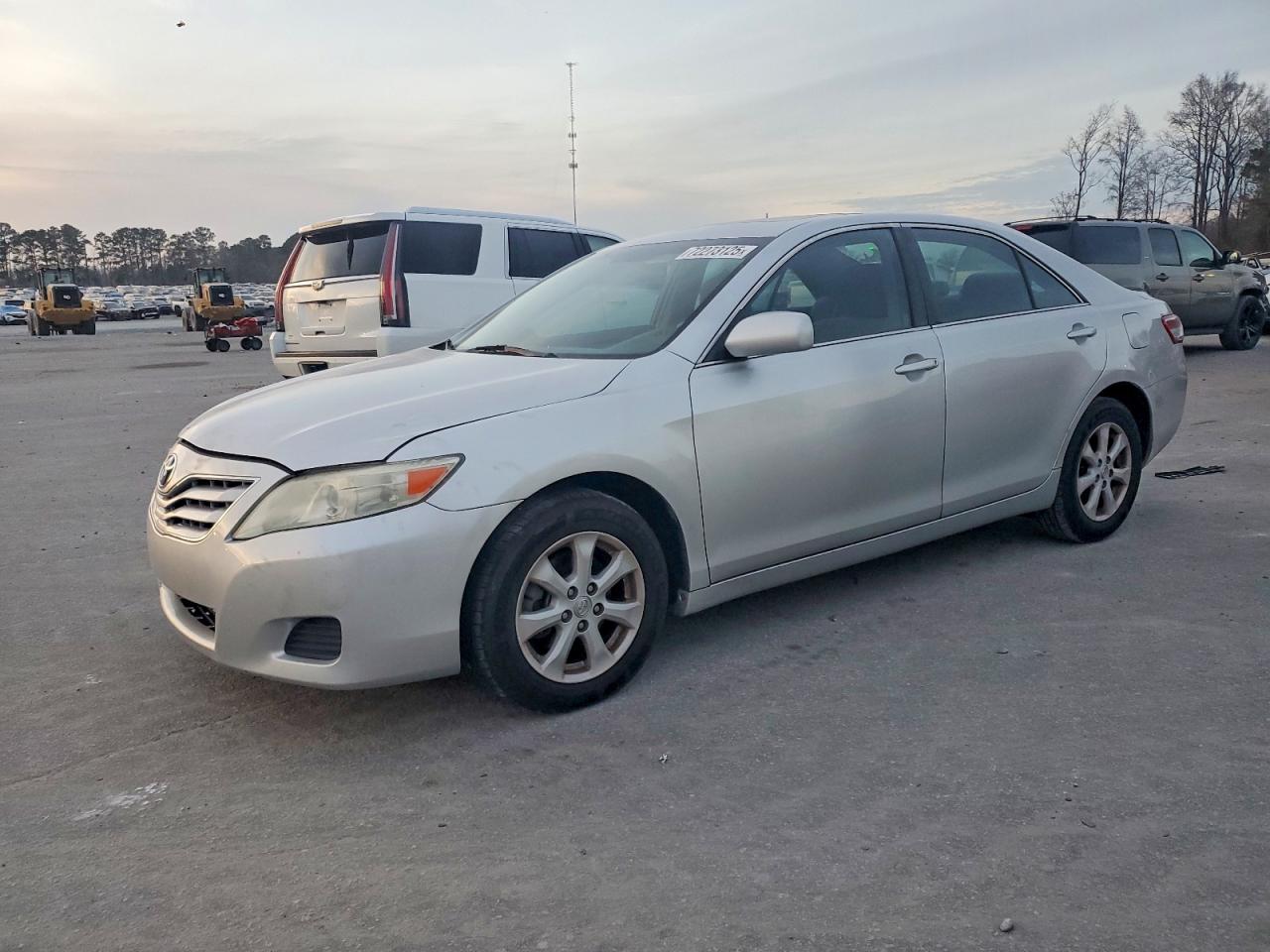 TOYOTA CAMRY 2011