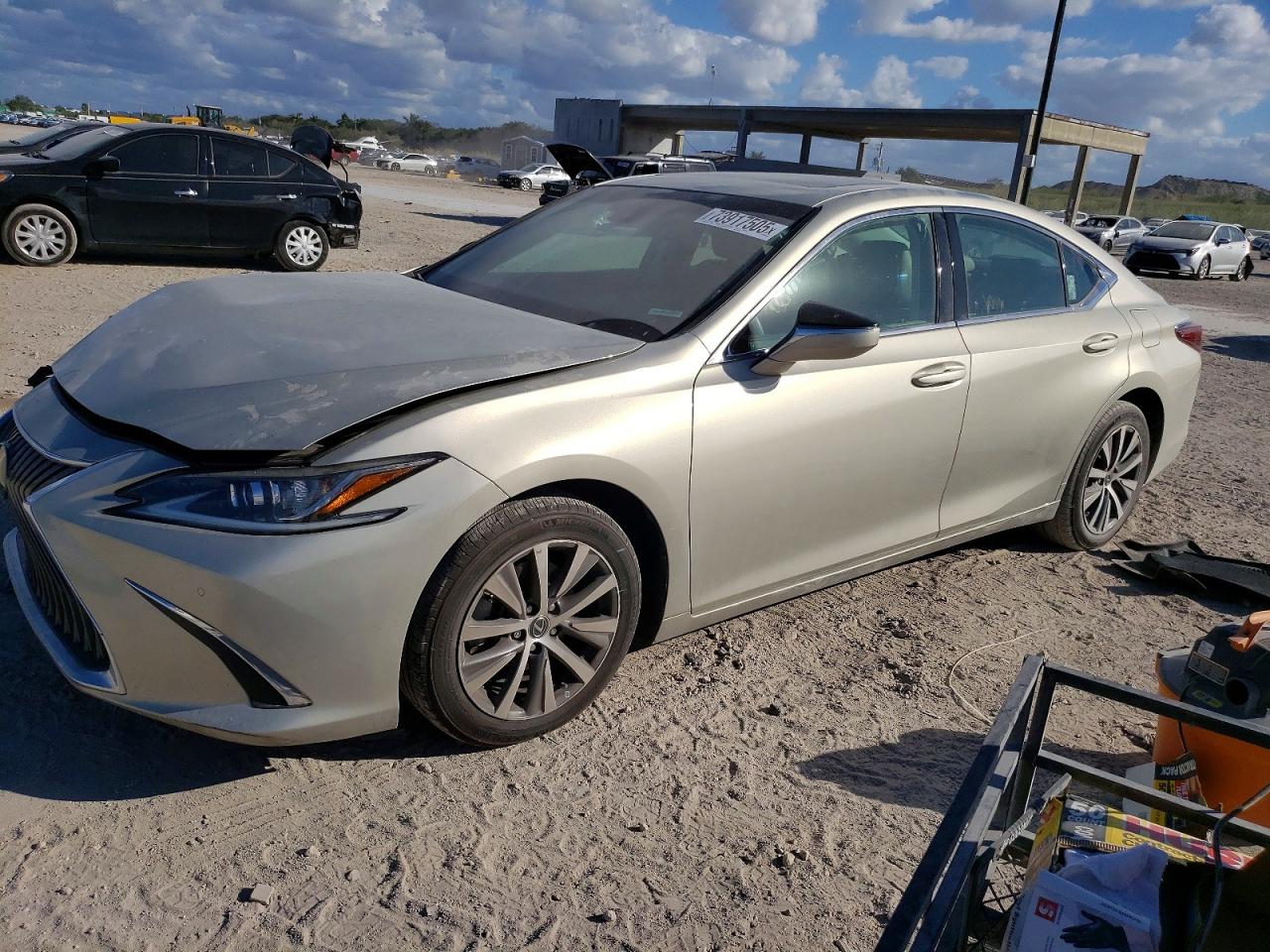 LEXUS ES 2020