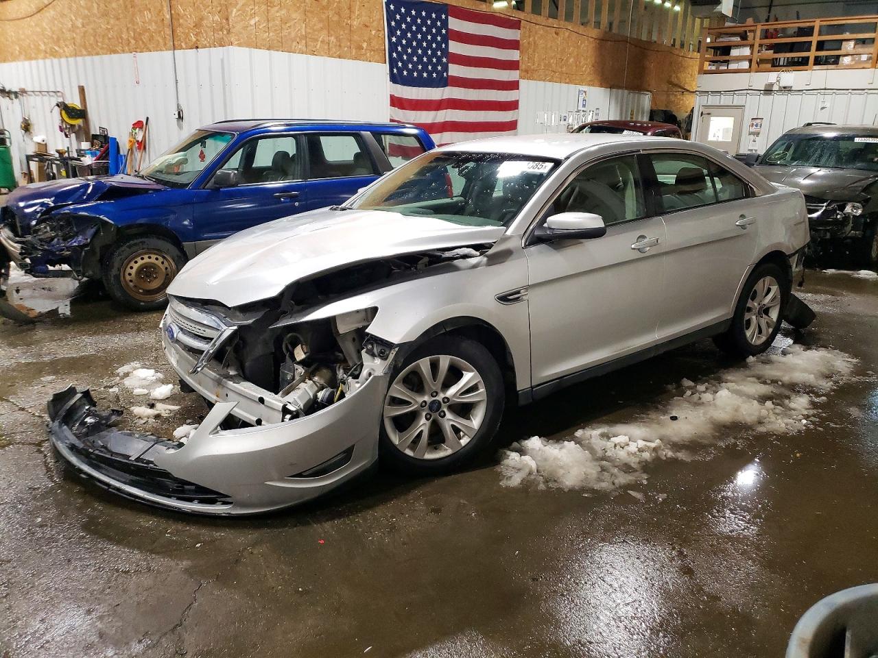 FORD TAURUS 2011