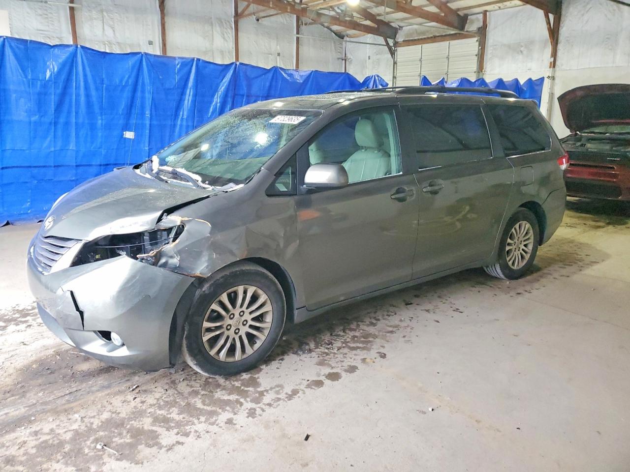 TOYOTA SIENNA 2012