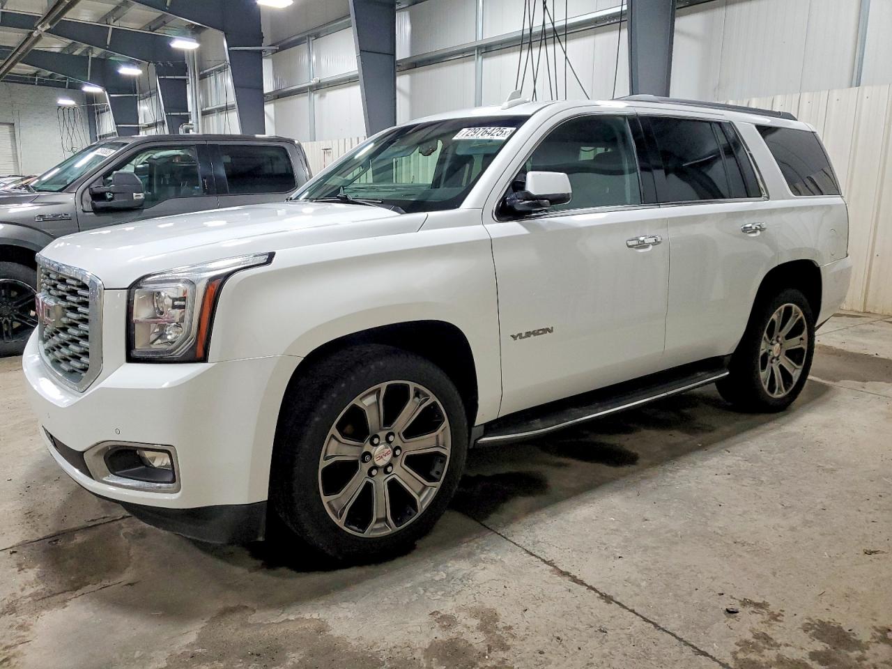 GMC YUKON SLE 2016