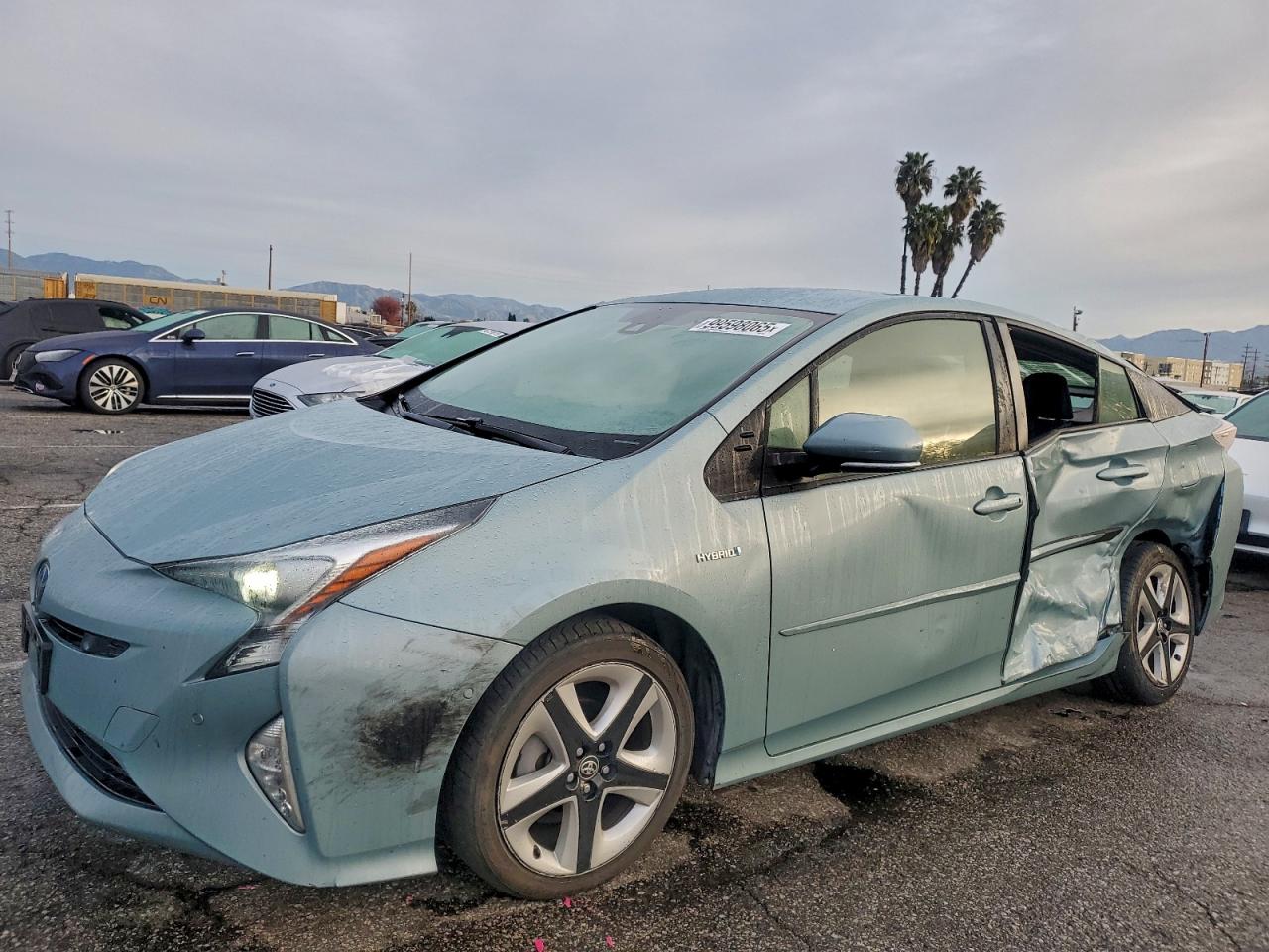 TOYOTA PRIUS 2018