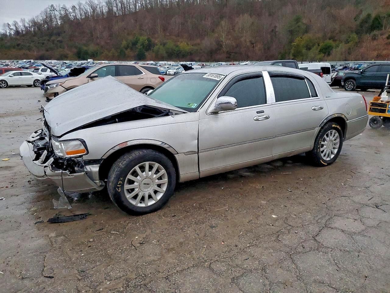LINCOLN TOWN CAR 2007
