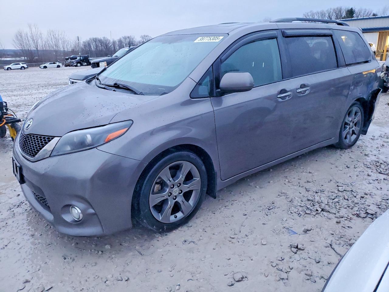 TOYOTA SIENNA 2015
