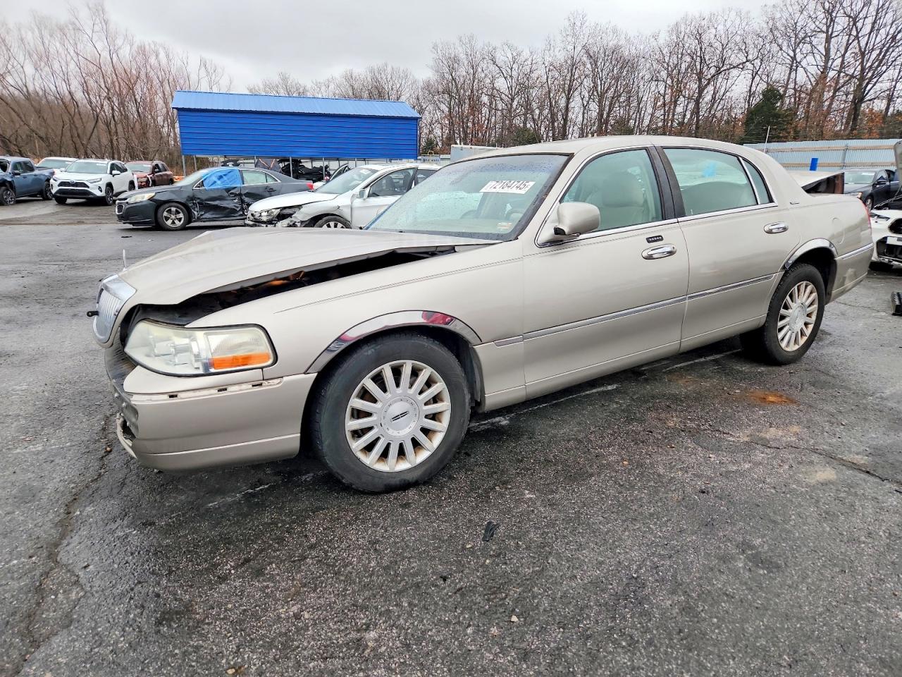 LINCOLN TOWN CAR 2003