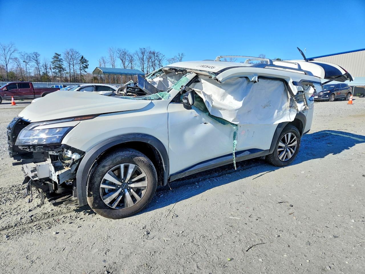NISSAN PATHFINDER 2024