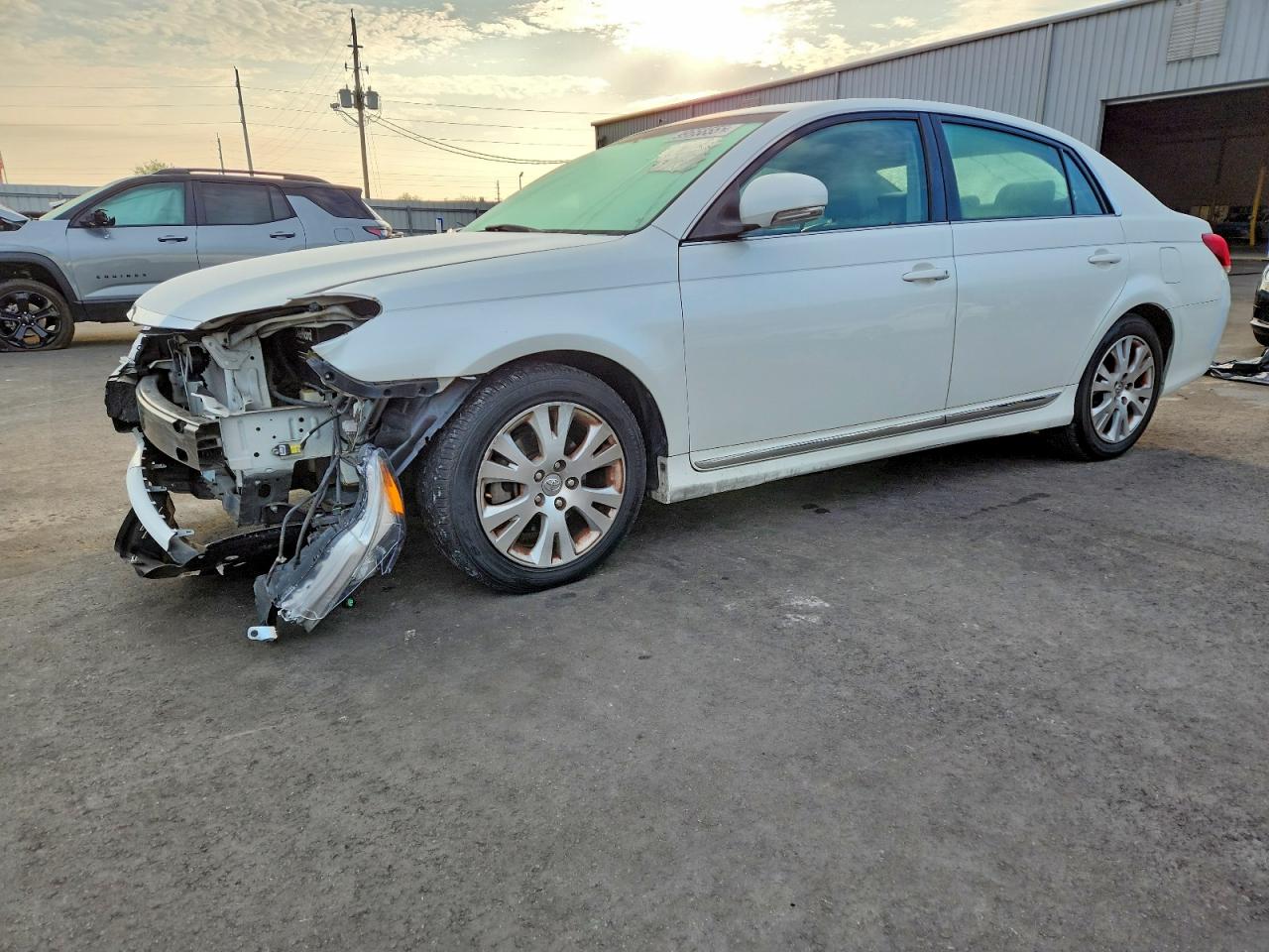 TOYOTA AVALON 2011