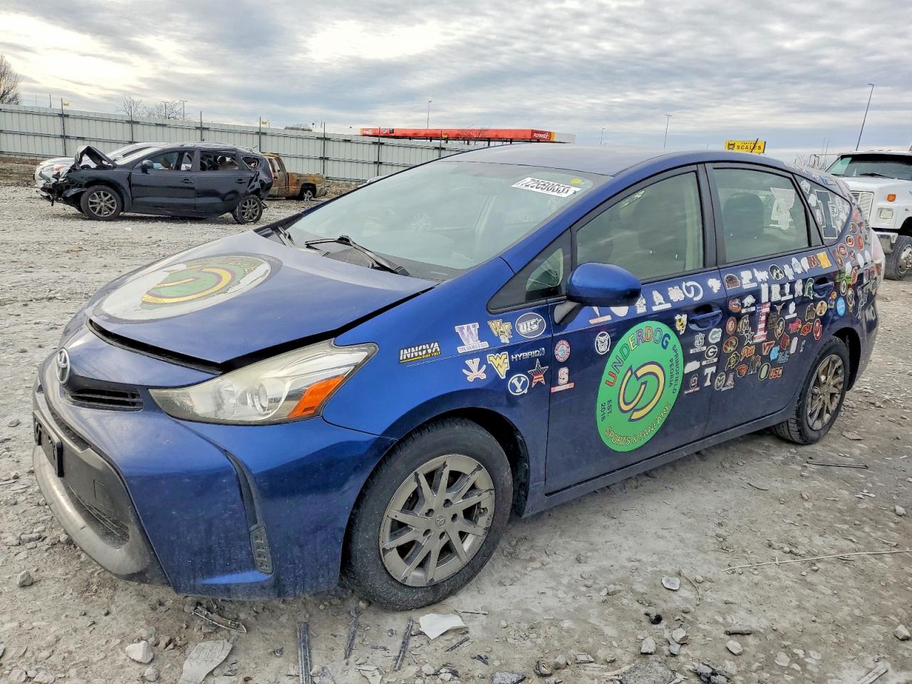 TOYOTA PRIUS V 2015