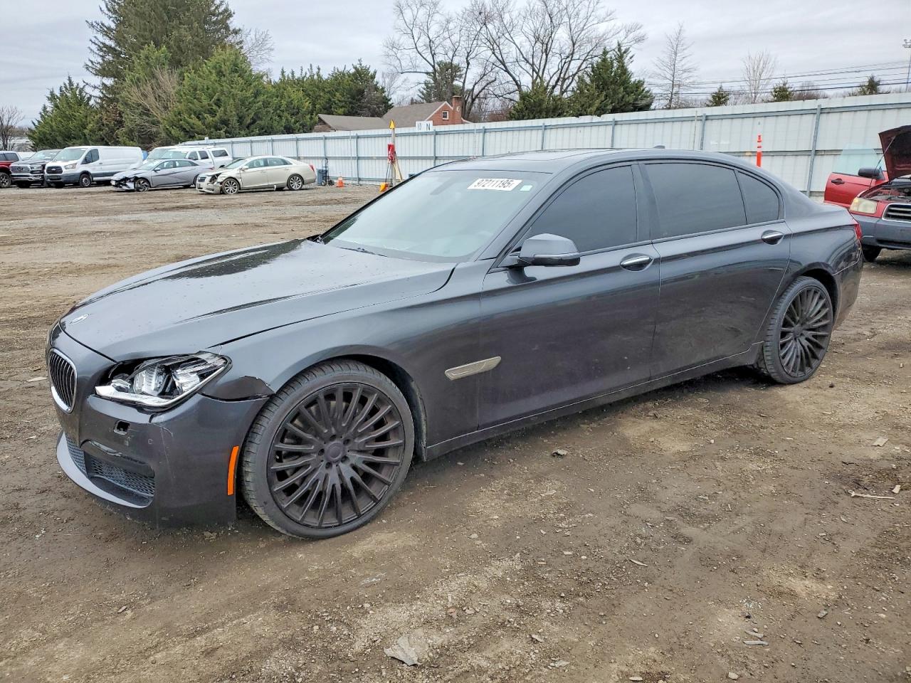 BMW 750 2013