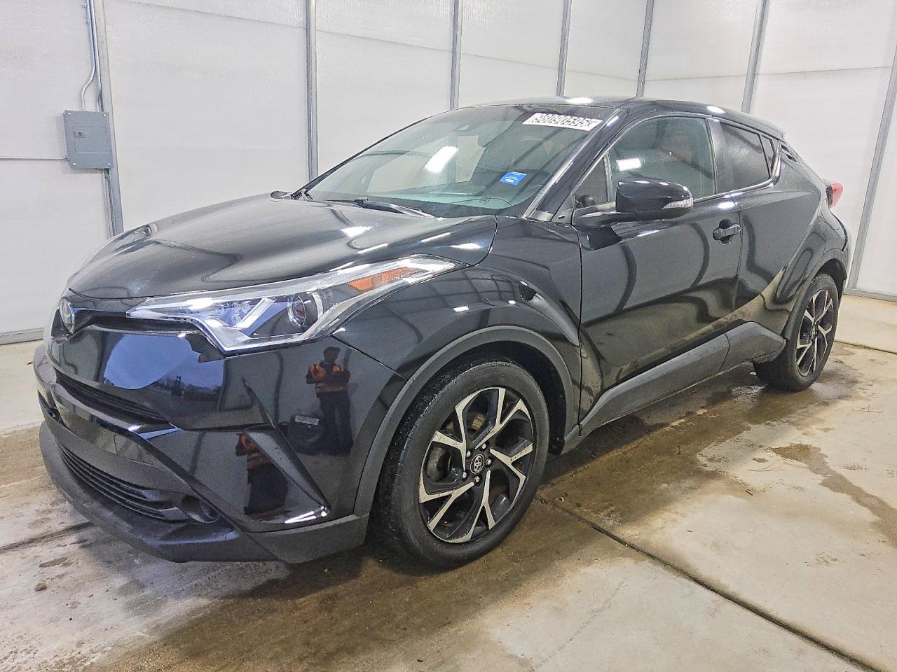 TOYOTA C-HR XLE 2018
