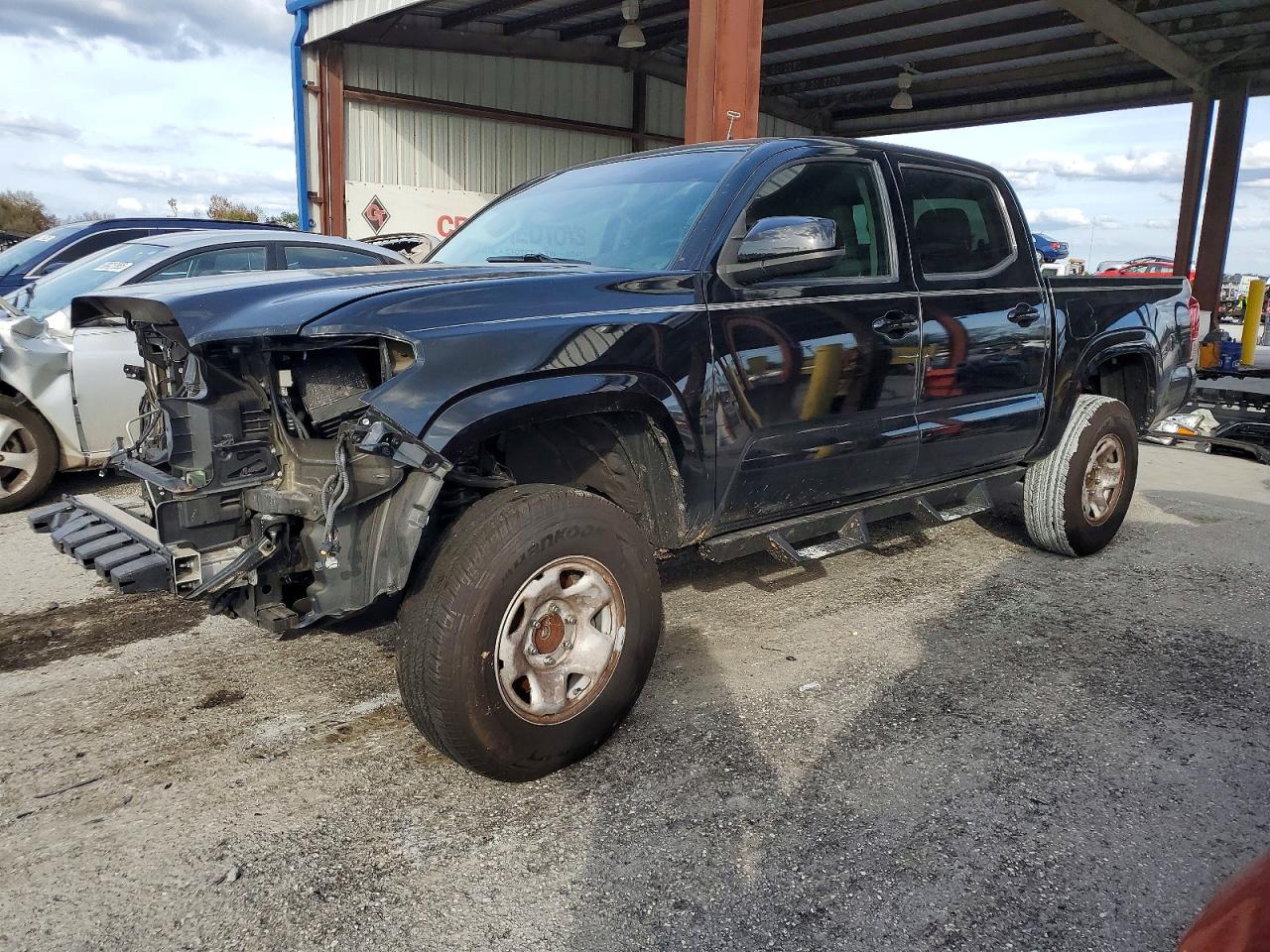 TOYOTA TACOMA 2017