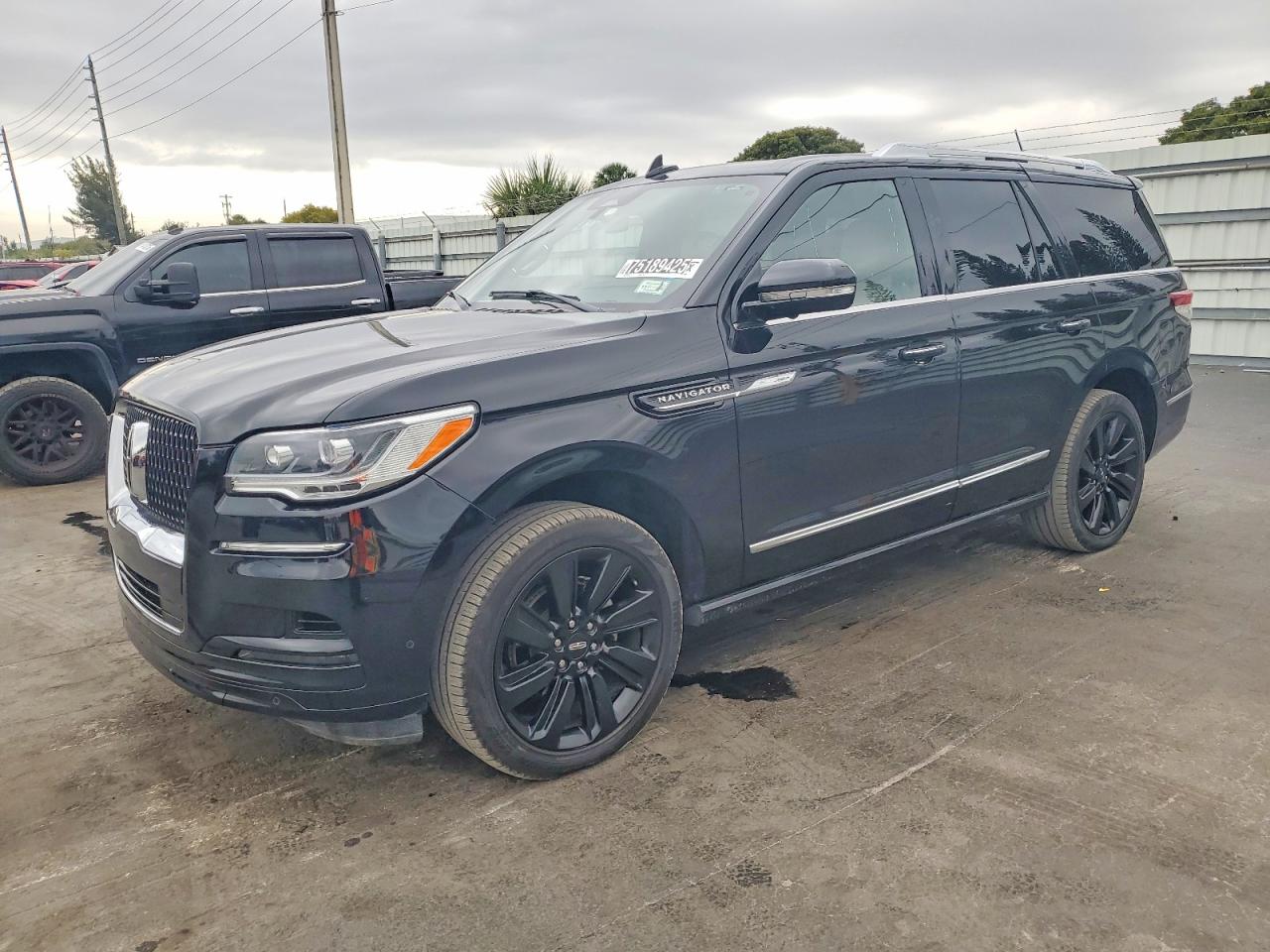 LINCOLN NAVIGATOR 2023