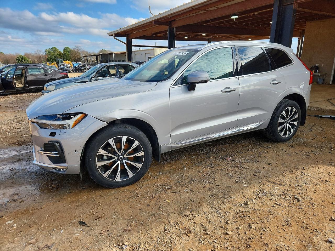 VOLVO XC60 2023