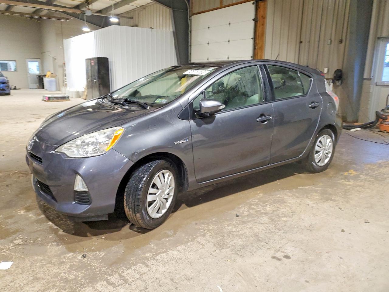 TOYOTA PRIUS C 2014