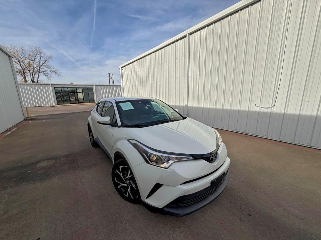 TOYOTA C-HR XLE 2018