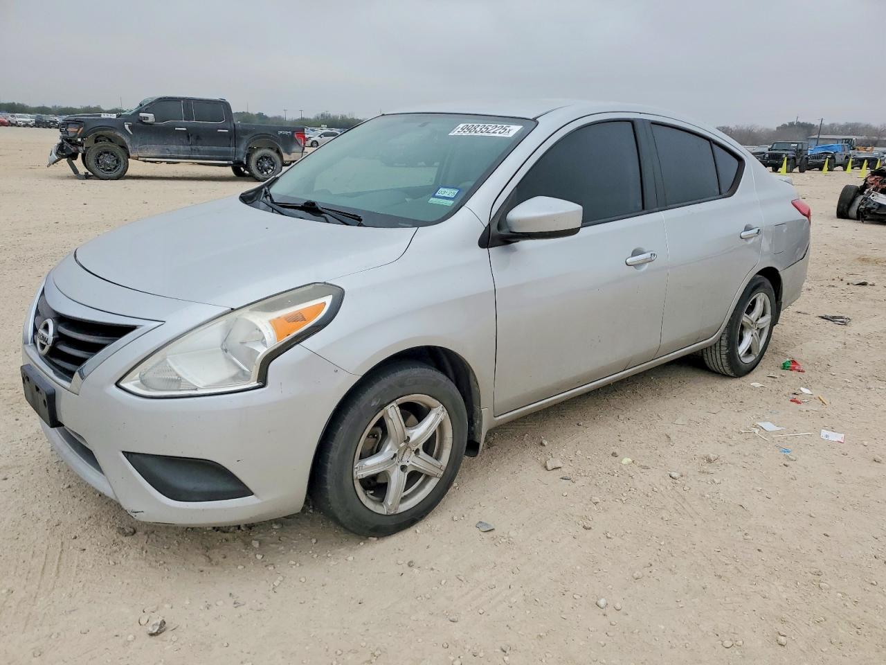 NISSAN VERSA 2016