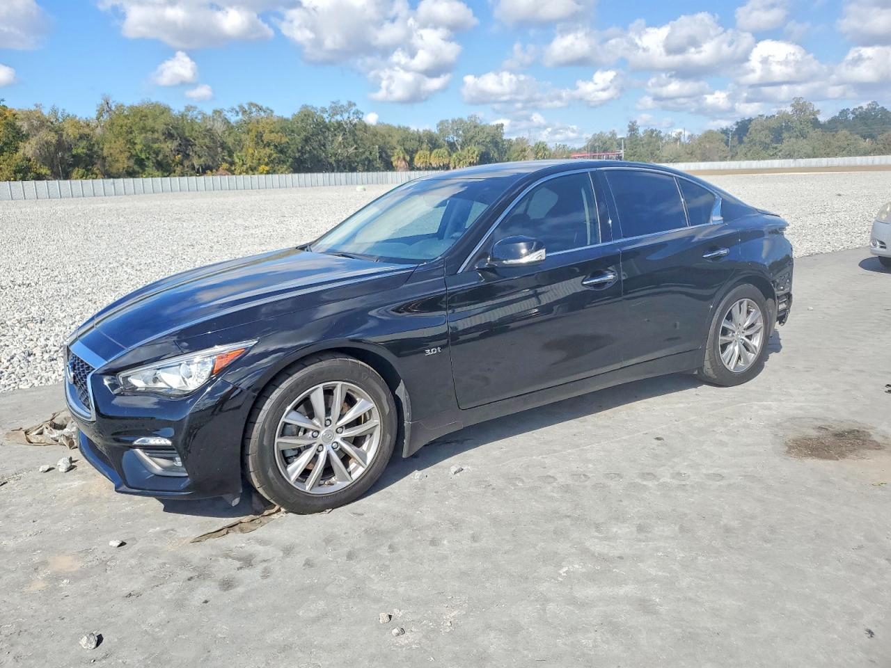 INFINITI Q50 PURE 2020