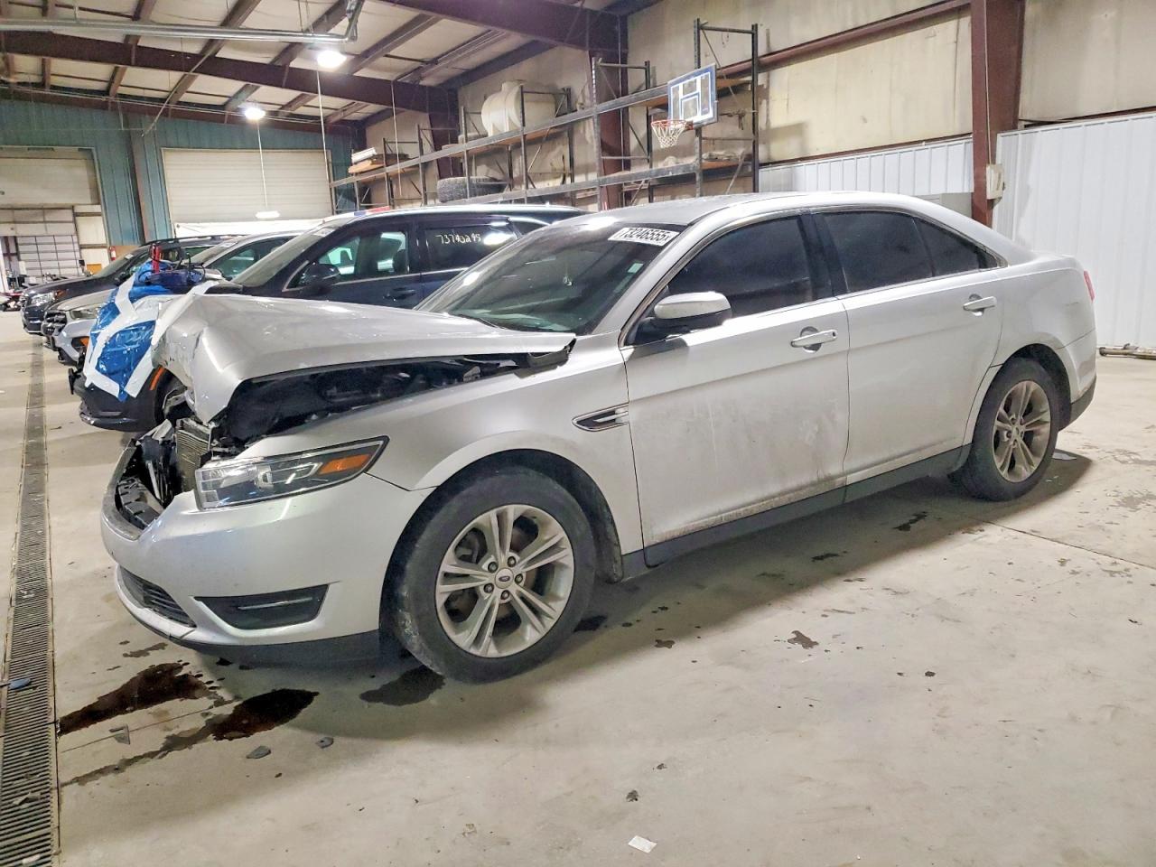 FORD TAURUS 2019