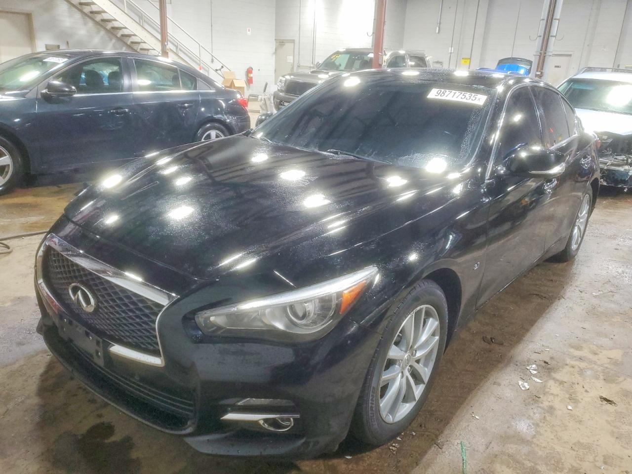 INFINITI Q50 2015