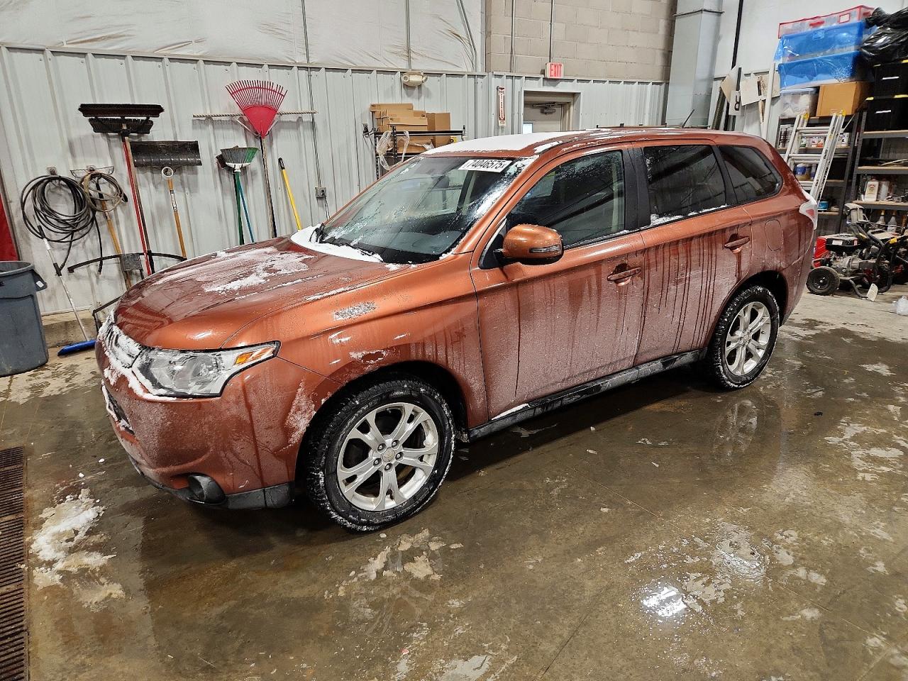 MITSUBISHI OUTLANDER 2014