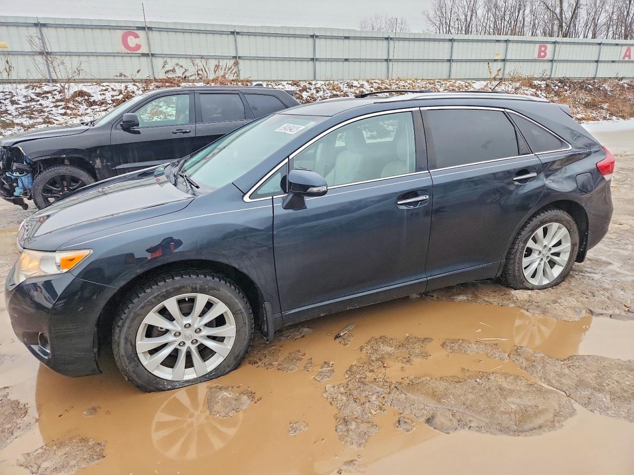 TOYOTA VENZA 2015