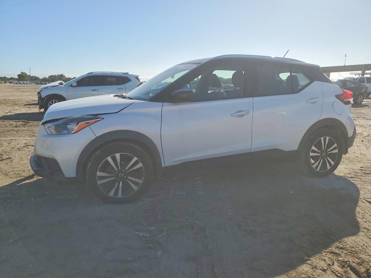 NISSAN KICKS 2020