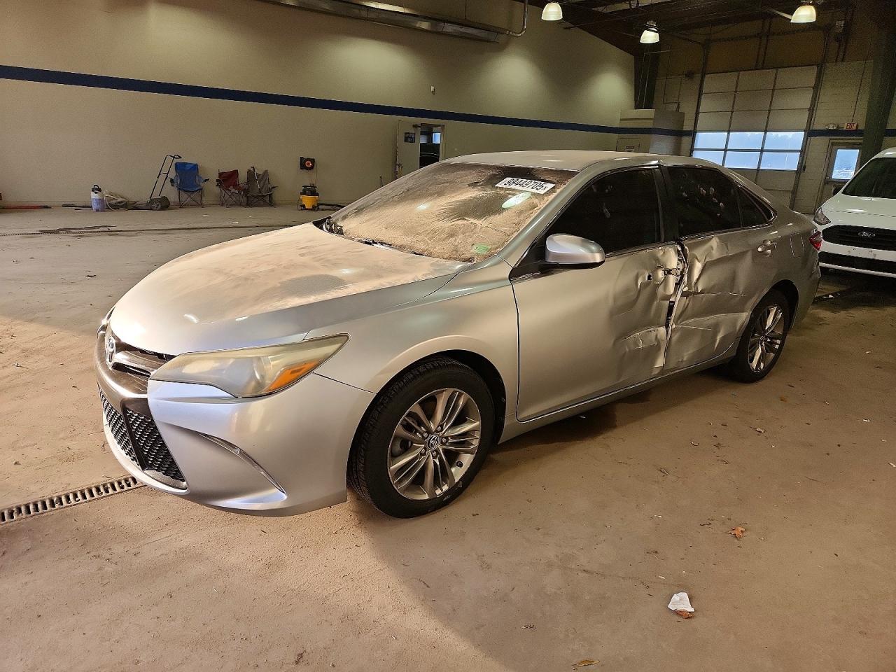 TOYOTA CAMRY 2016