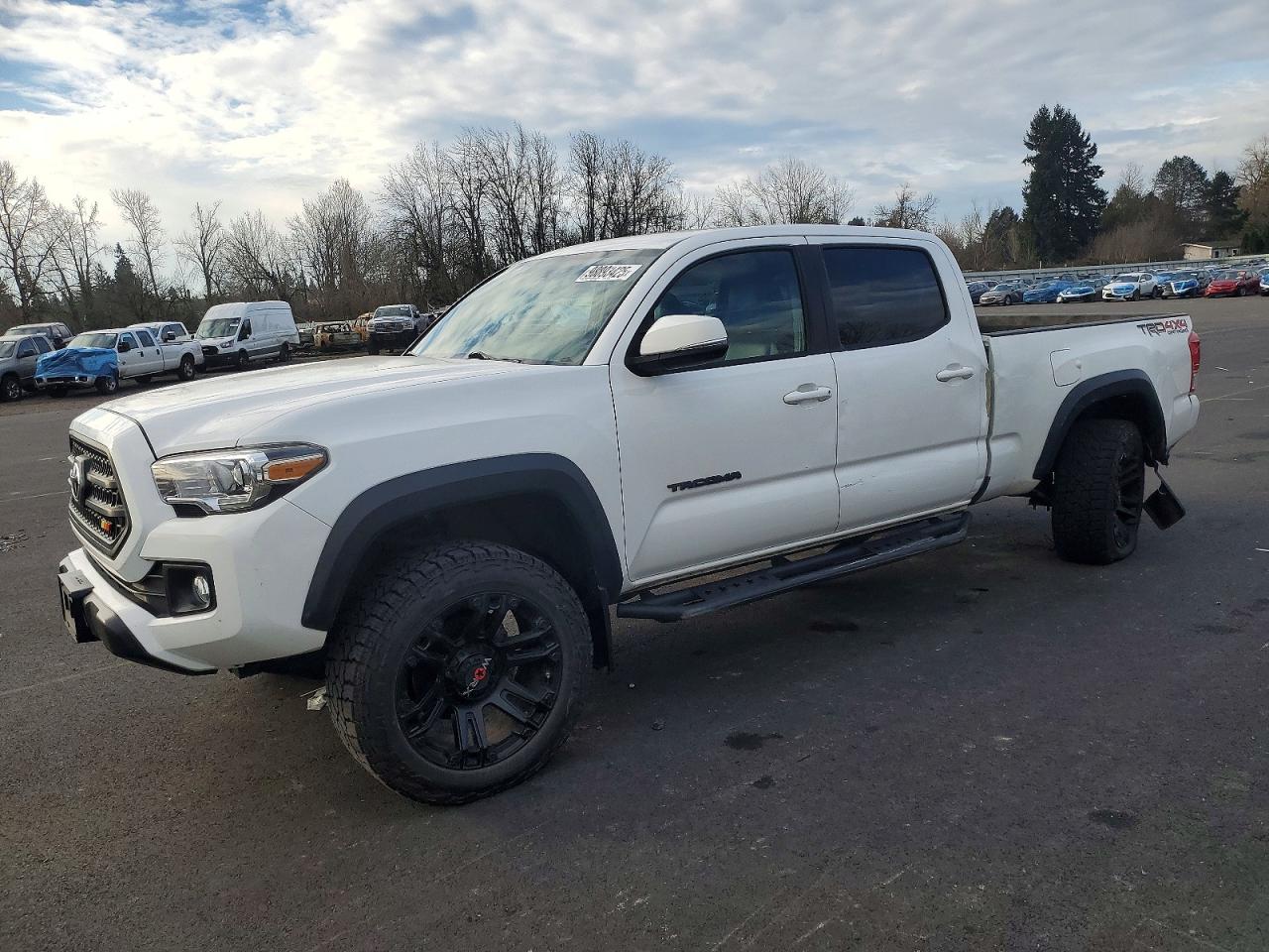 TOYOTA TACOMA 2017