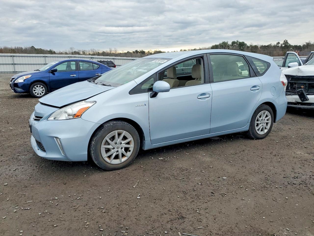 TOYOTA PRIUS V 2012