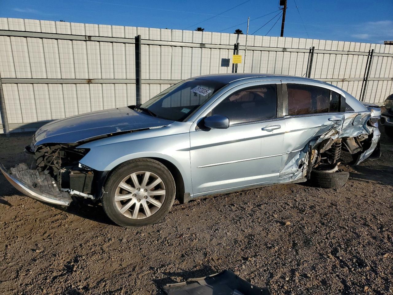 CHRYSLER 200 2013