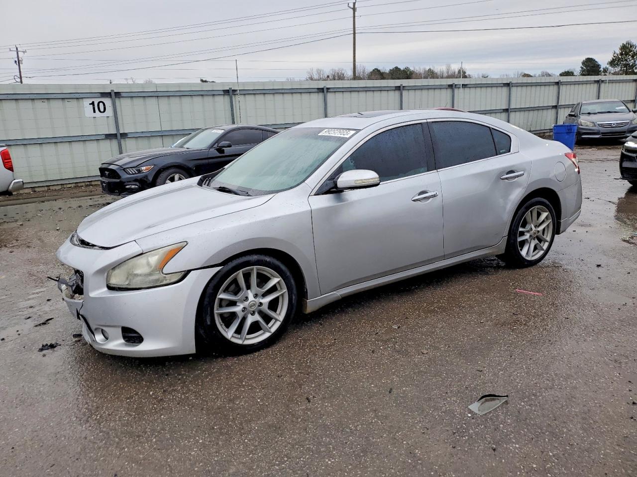 NISSAN MAXIMA 2010
