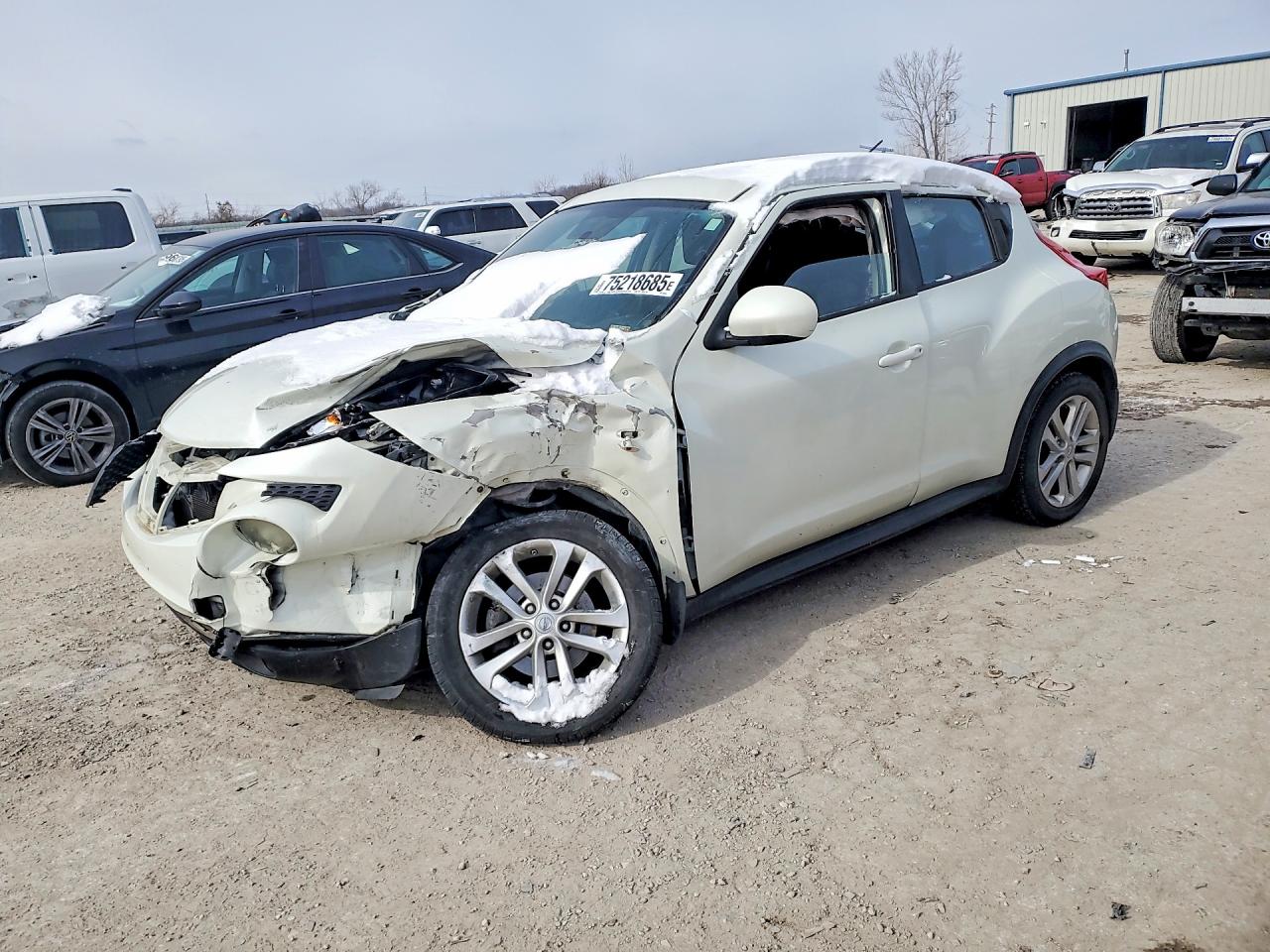 NISSAN JUKE 2011