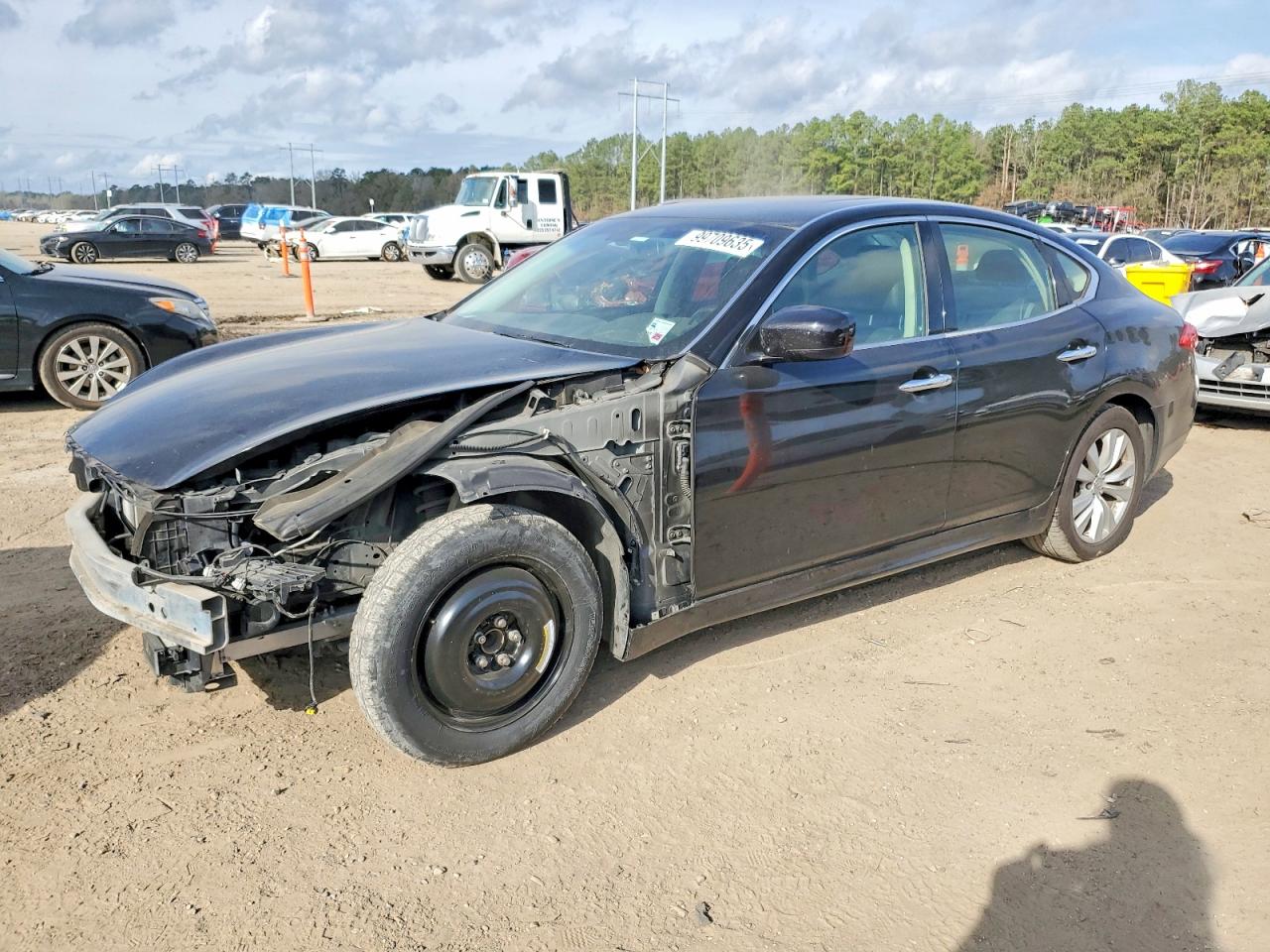 INFINITI M37 2011