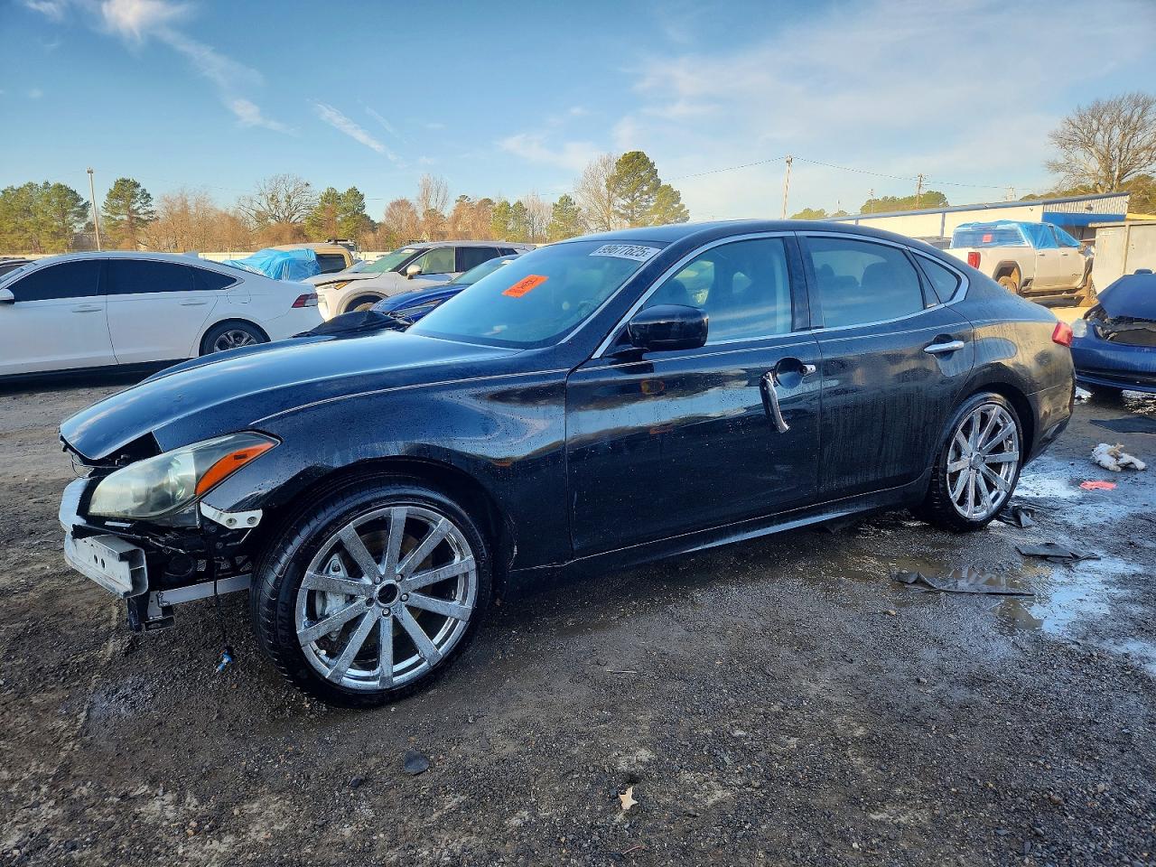 INFINITI M37 2011