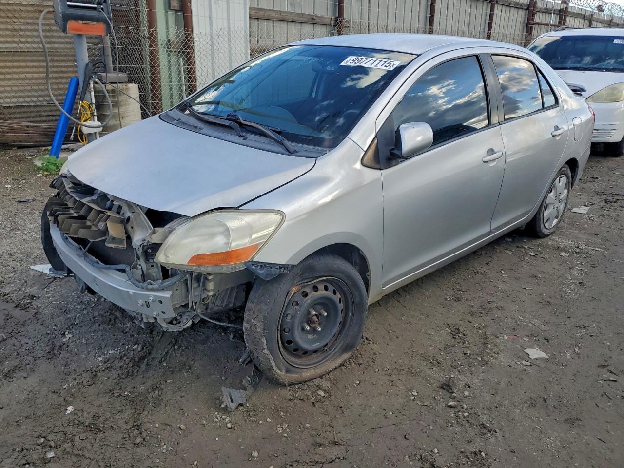 TOYOTA YARIS 2009