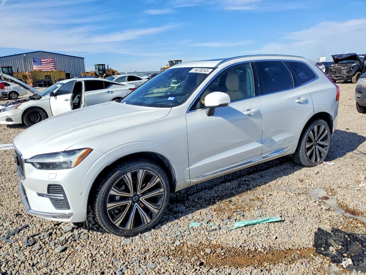 VOLVO XC60 2023