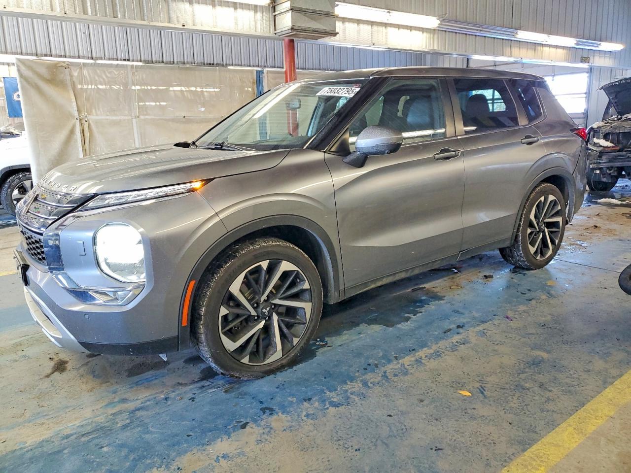 MITSUBISHI OUTLANDER 2022