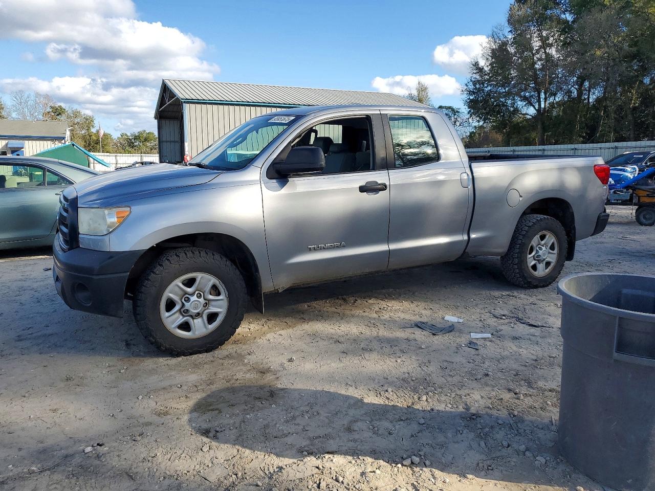 TOYOTA TUNDRA 2010