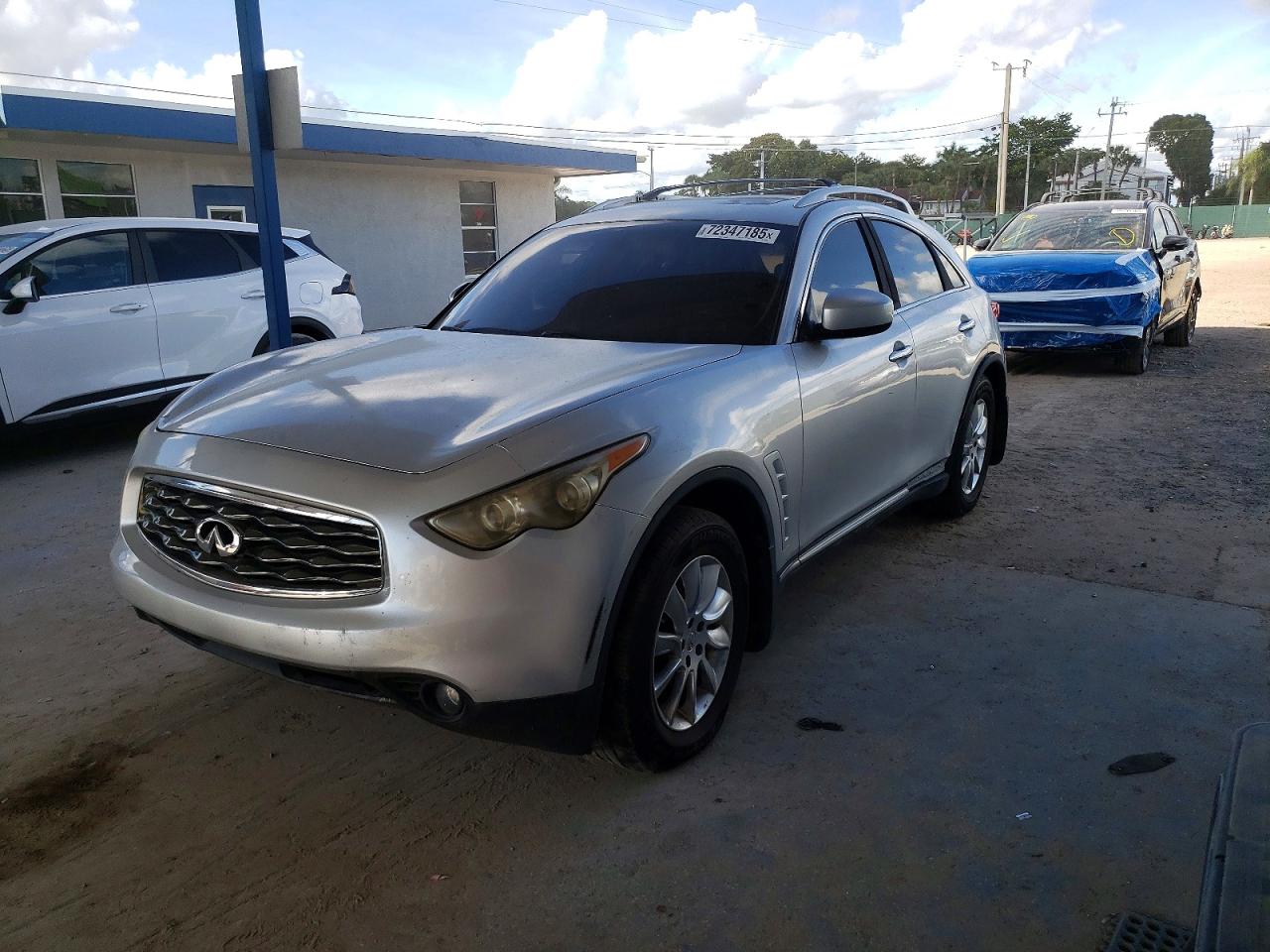 INFINITI FX35 2010
