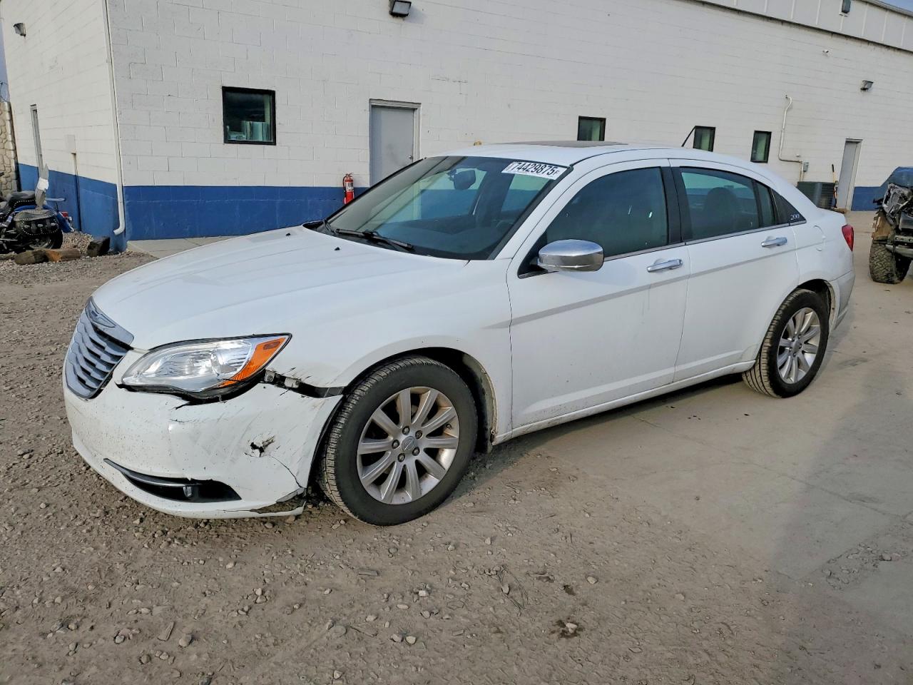 CHRYSLER 200 2013