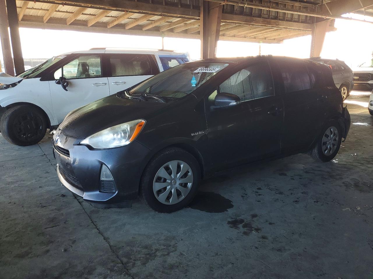 TOYOTA PRIUS C 2014