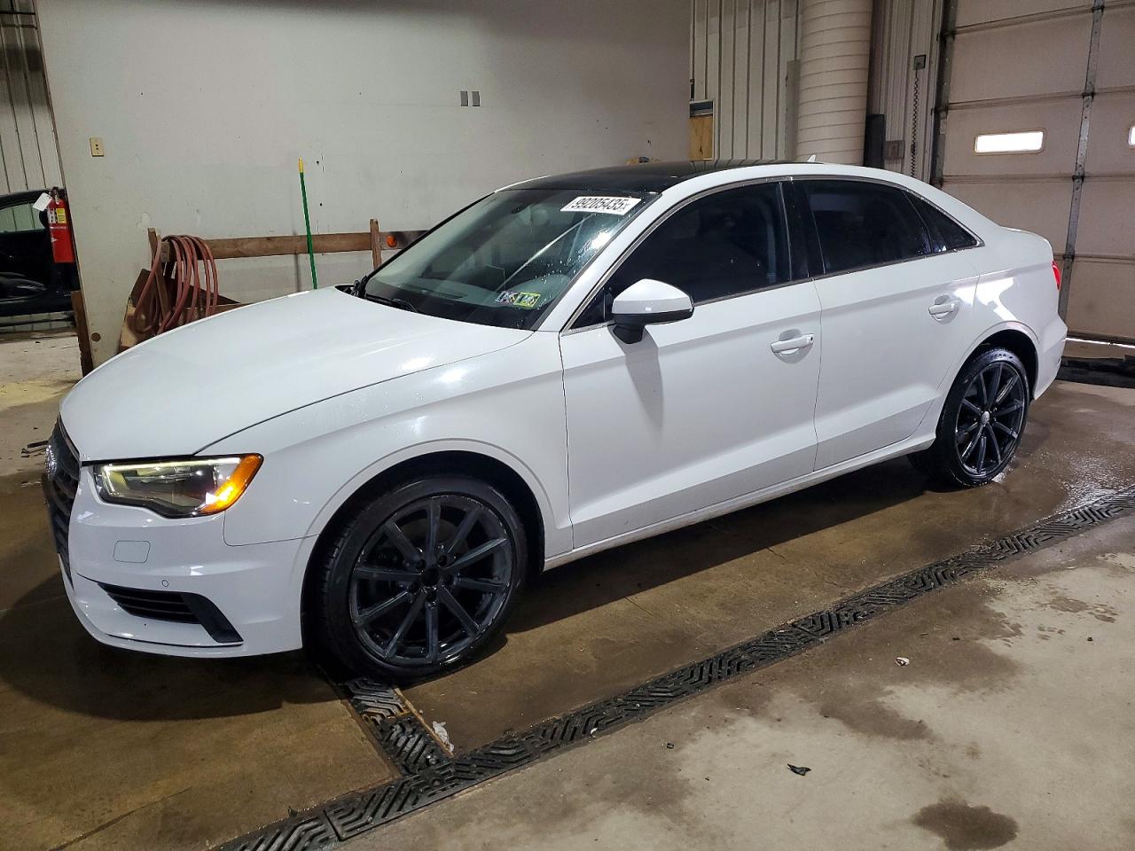 AUDI A3 PREMIUM 2015