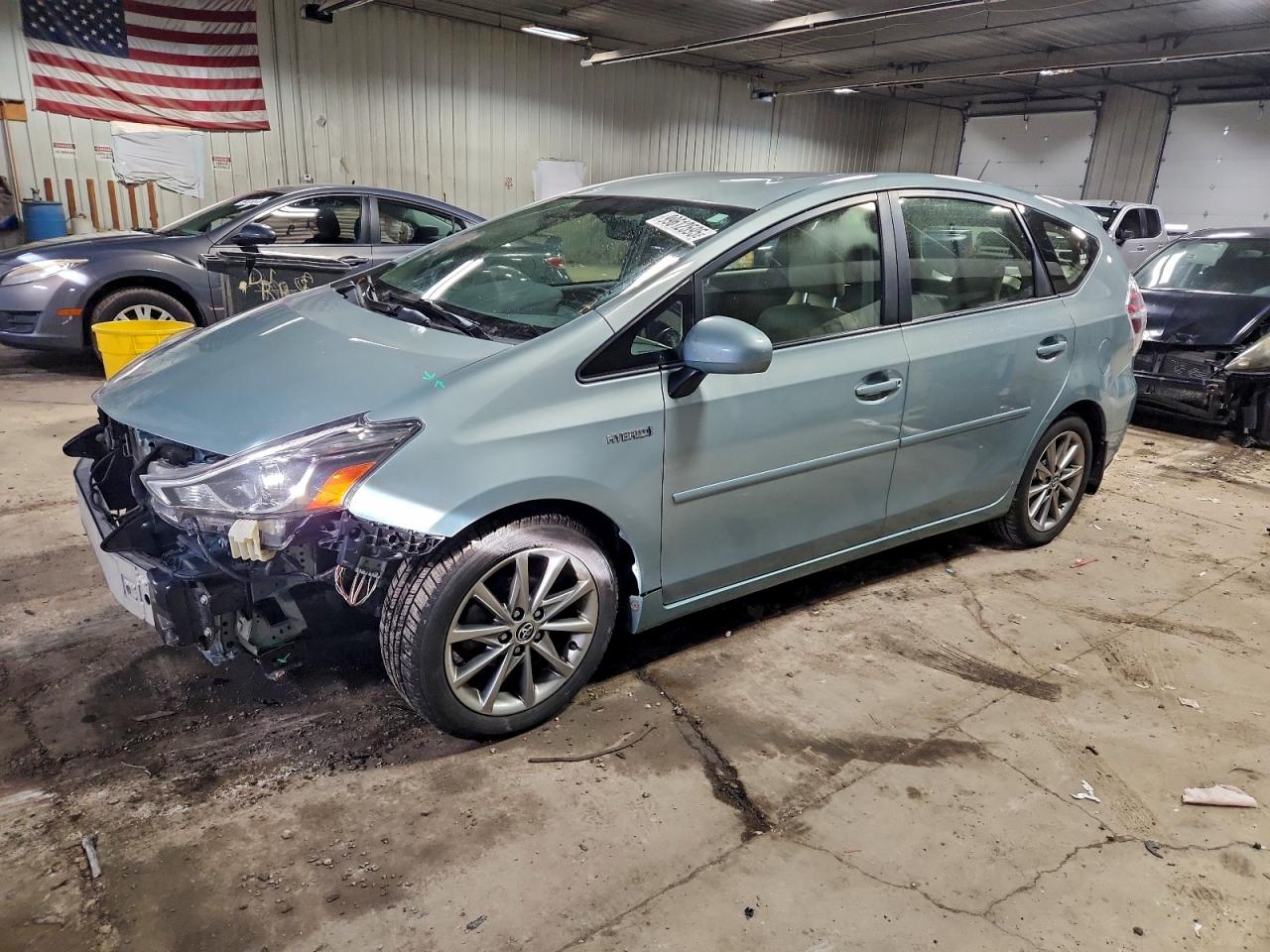 TOYOTA PRIUS V 2015