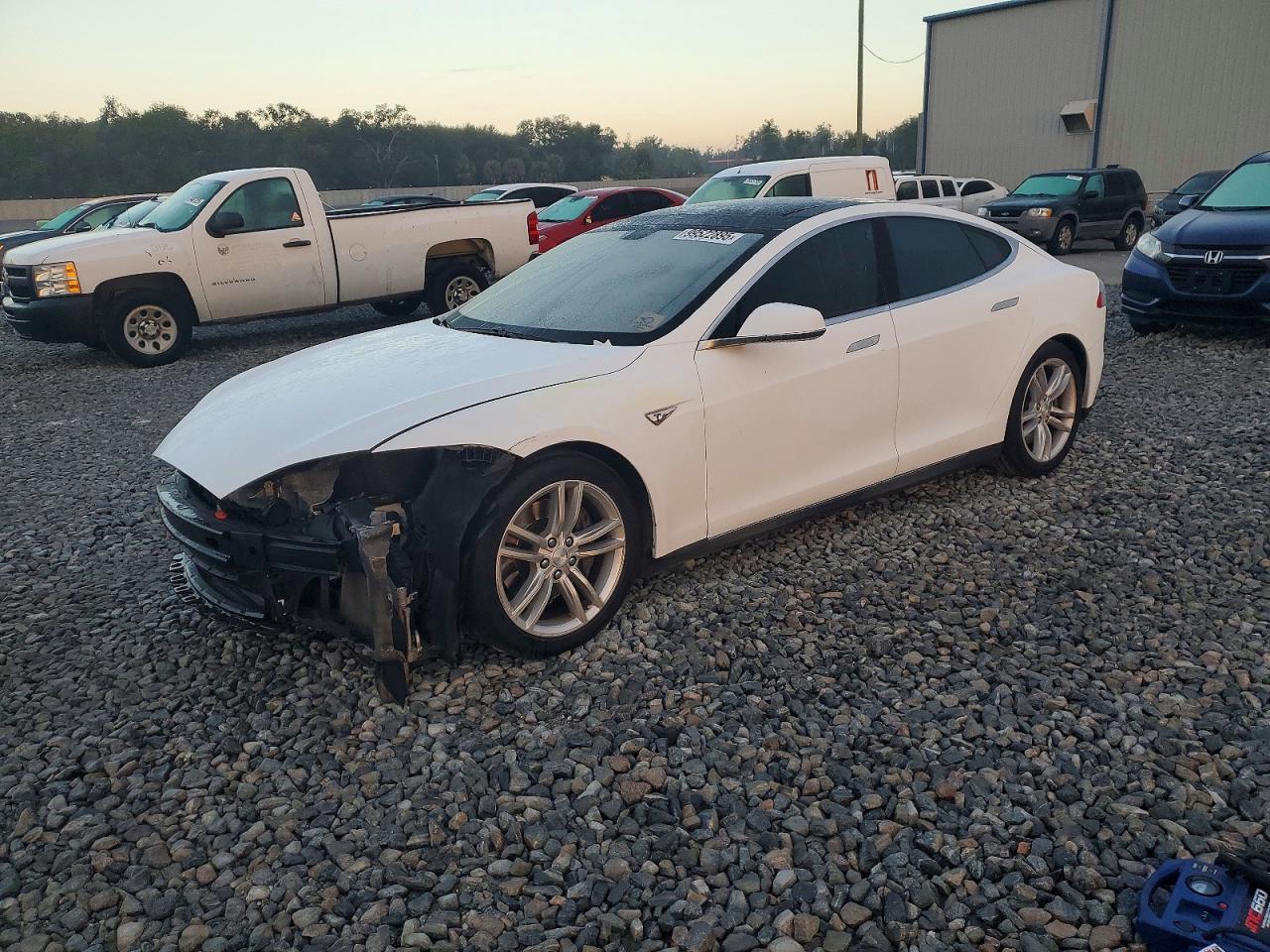 TESLA MODEL S 2013