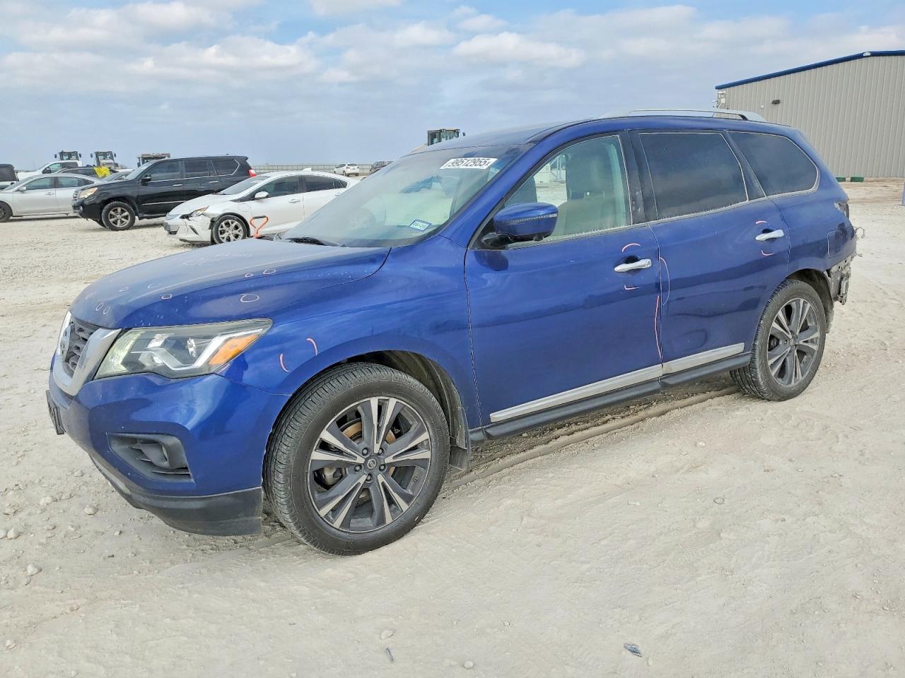 NISSAN PATHFINDER 2017