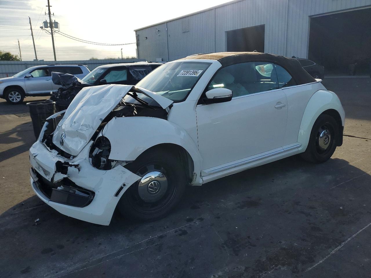 VOLKSWAGEN BEETLE 2013
