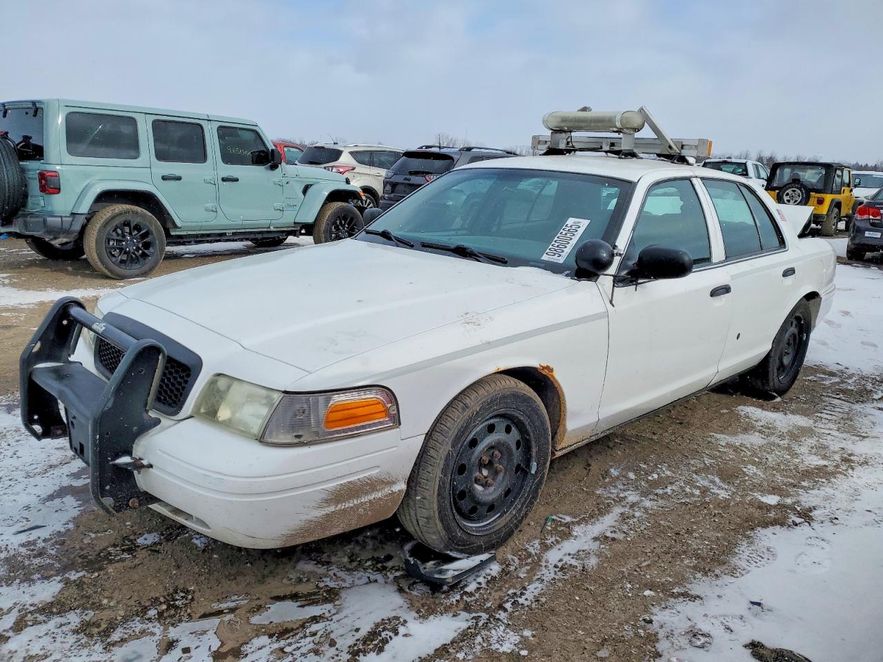FORD CROWN VICTORIA 2011