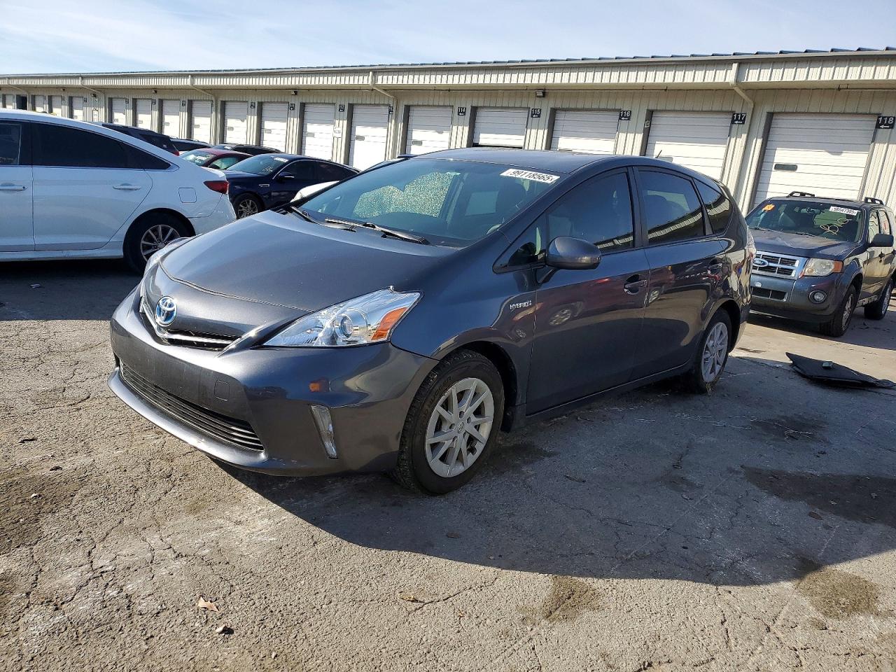 TOYOTA PRIUS V 2013
