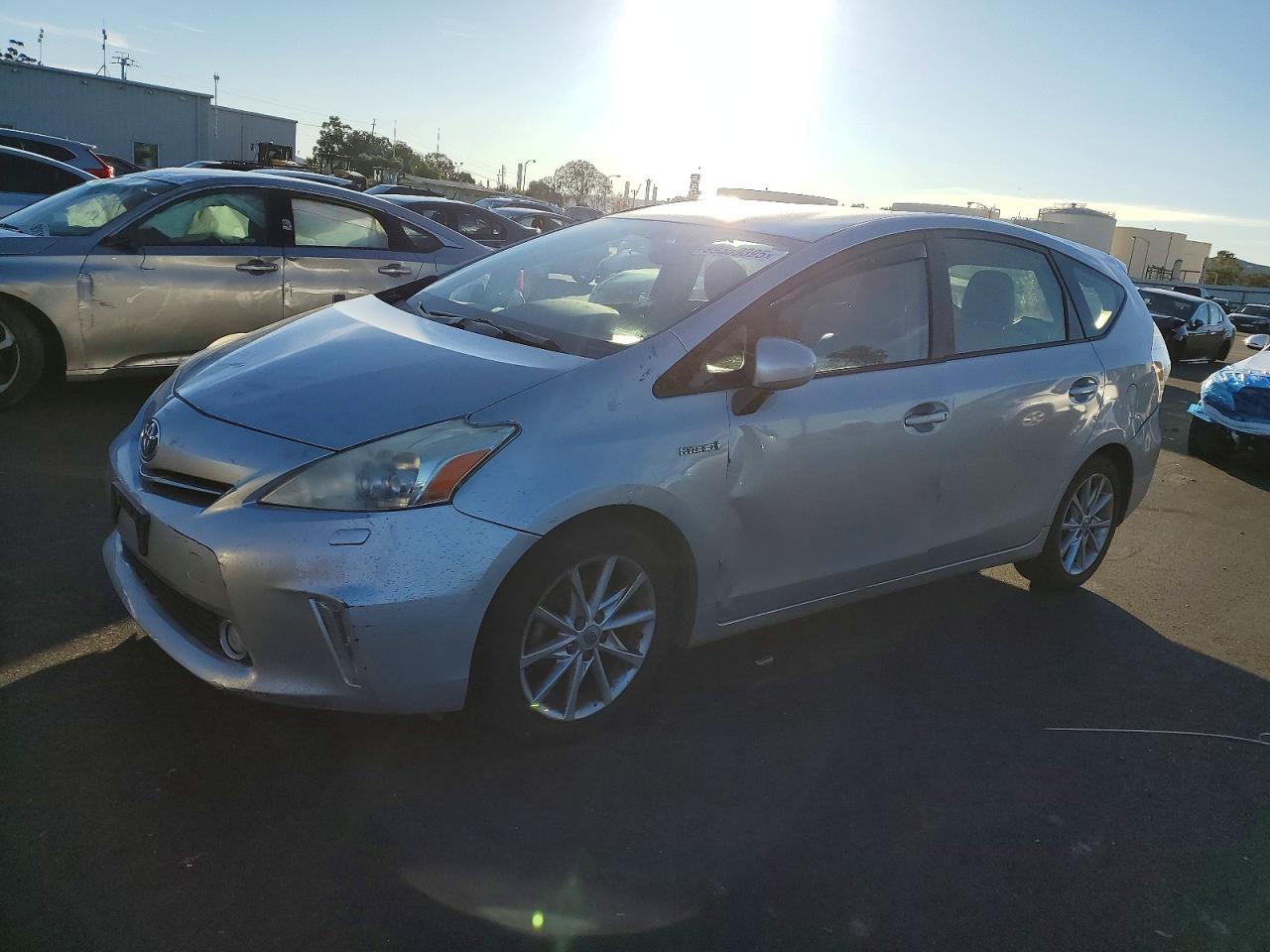 TOYOTA PRIUS V 2013